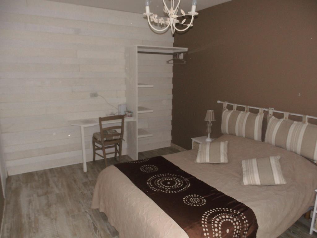 Bed and Breakfast La Demeure Avesnoise Wignehies Zimmer foto