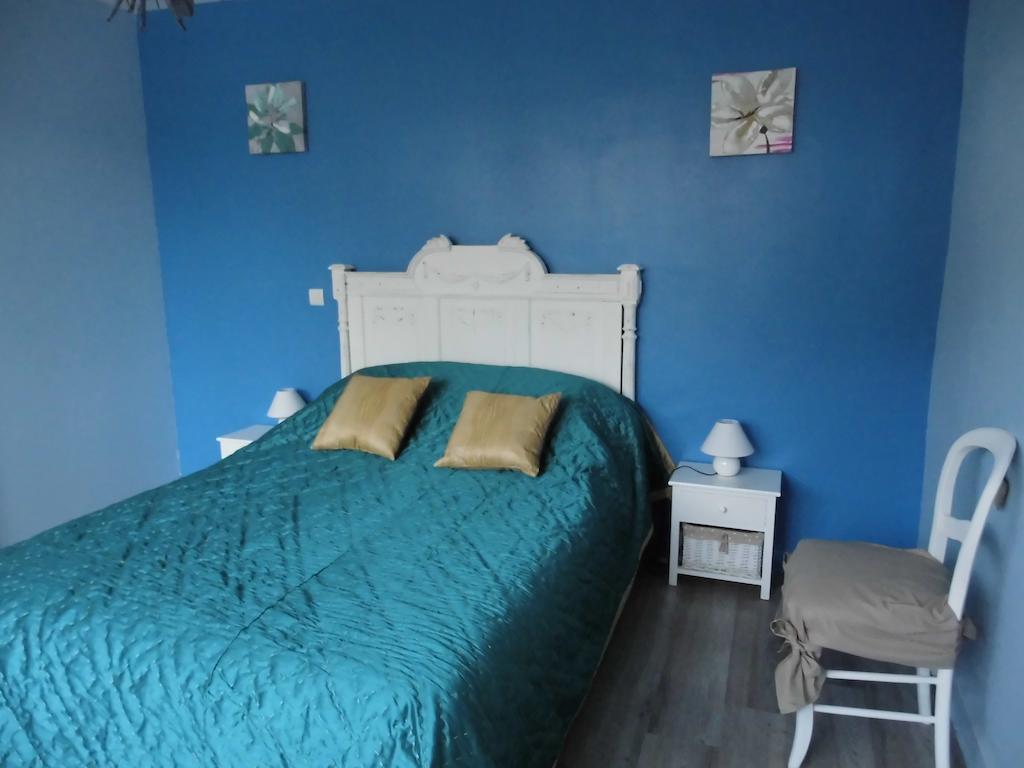 Bed and Breakfast La Demeure Avesnoise Wignehies Zimmer foto
